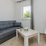With Parking Space - 21782 ויר