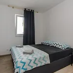 With Parking Space - 21782 ויר