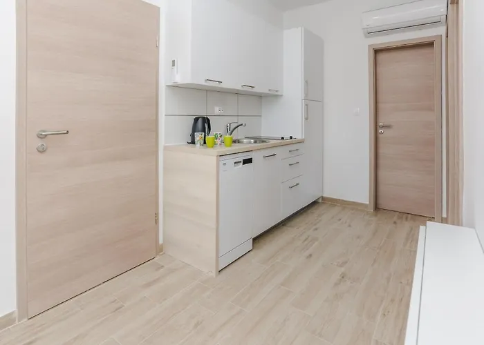 With Parking Space - 21782 Apartmán Vir