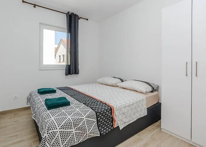 With Parking Space - 21782 Appartement Vir