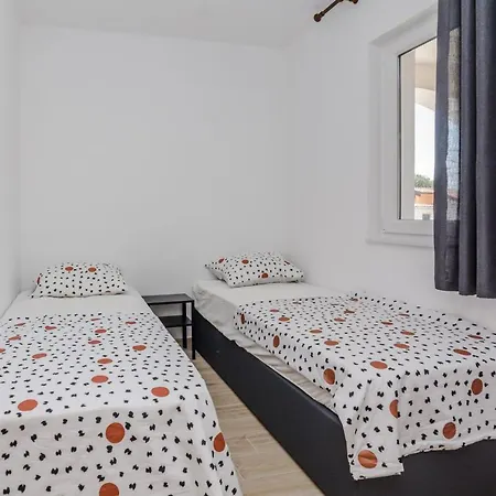 With Parking Space - 21782 * Vir