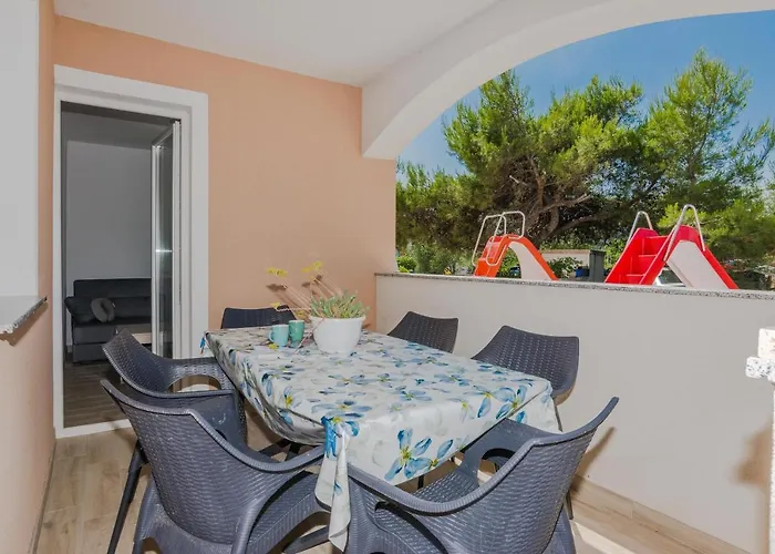 Apartman With Parking Space - 21782 Vir